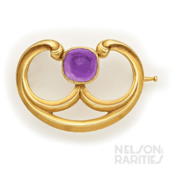 Sugarloaf-Cut Amethyst and Gold Brooch